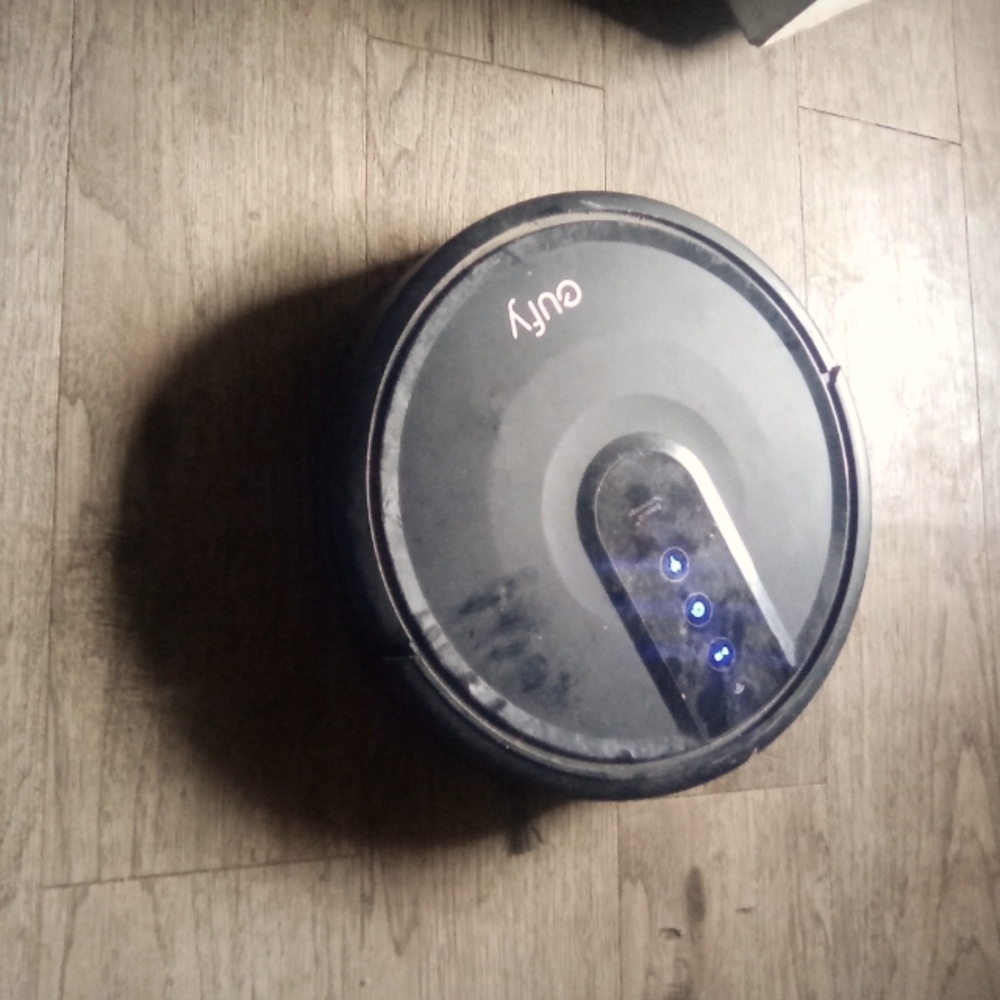 Eufy Smart Robotic Vacuum - Black